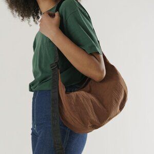 BAGGU Medium Brown Cresscent Bag
